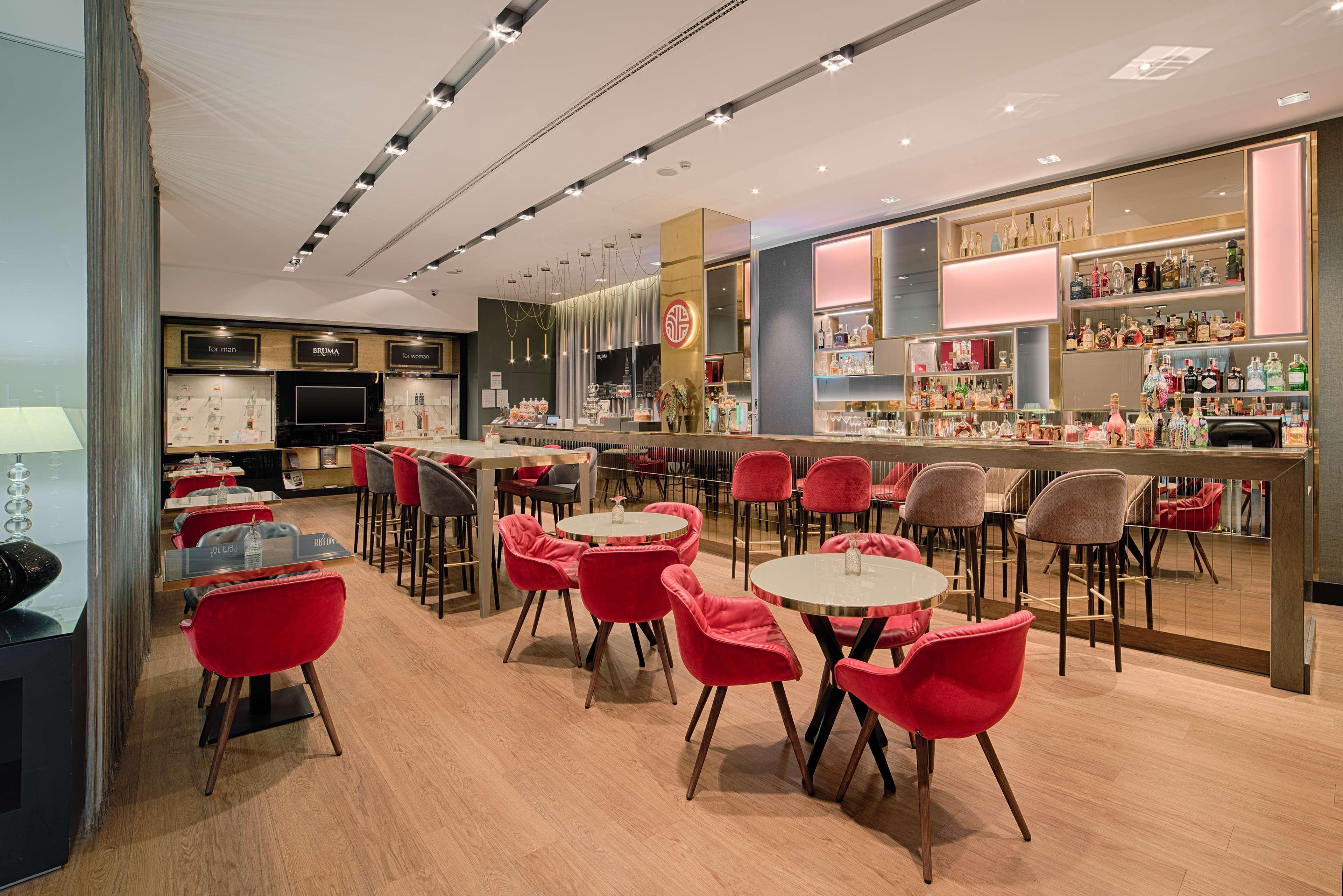 فندق إن إتش كوليكشن ميلانو بريزيدنت المظهر الخارجي الصورة The interior of the lounge