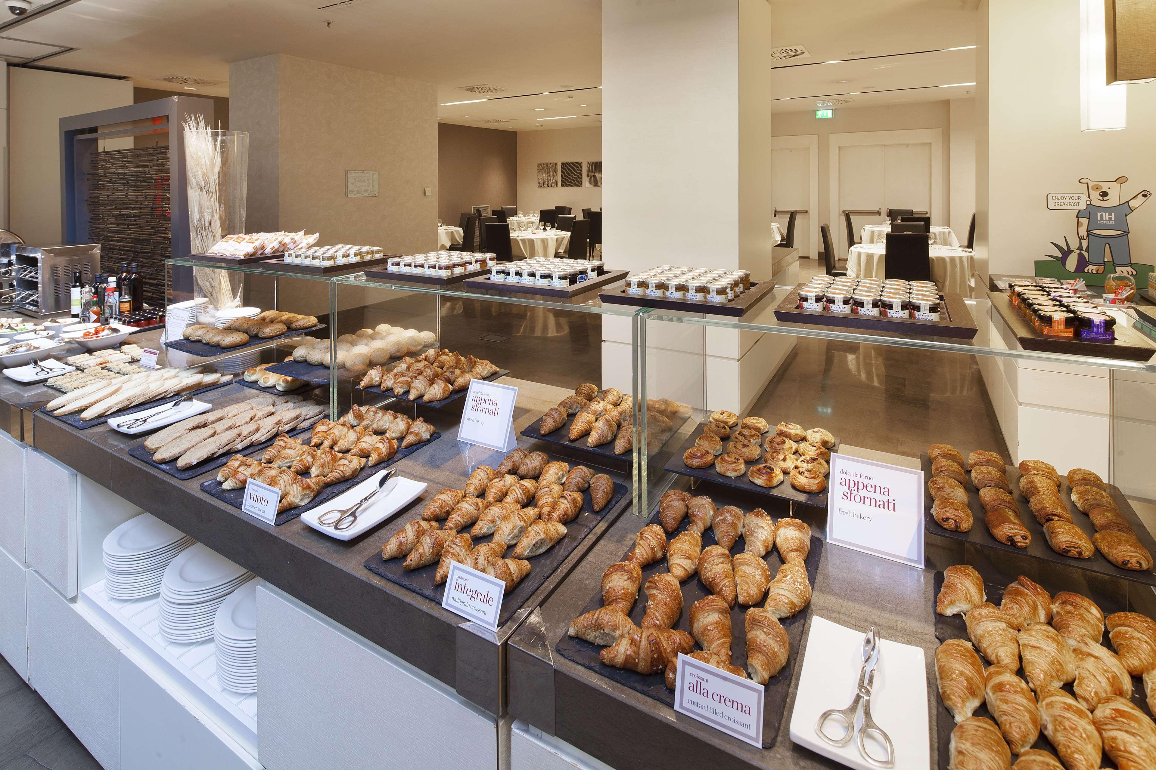 فندق إن إتش كوليكشن ميلانو بريزيدنت المظهر الخارجي الصورة A buffet at a hotel