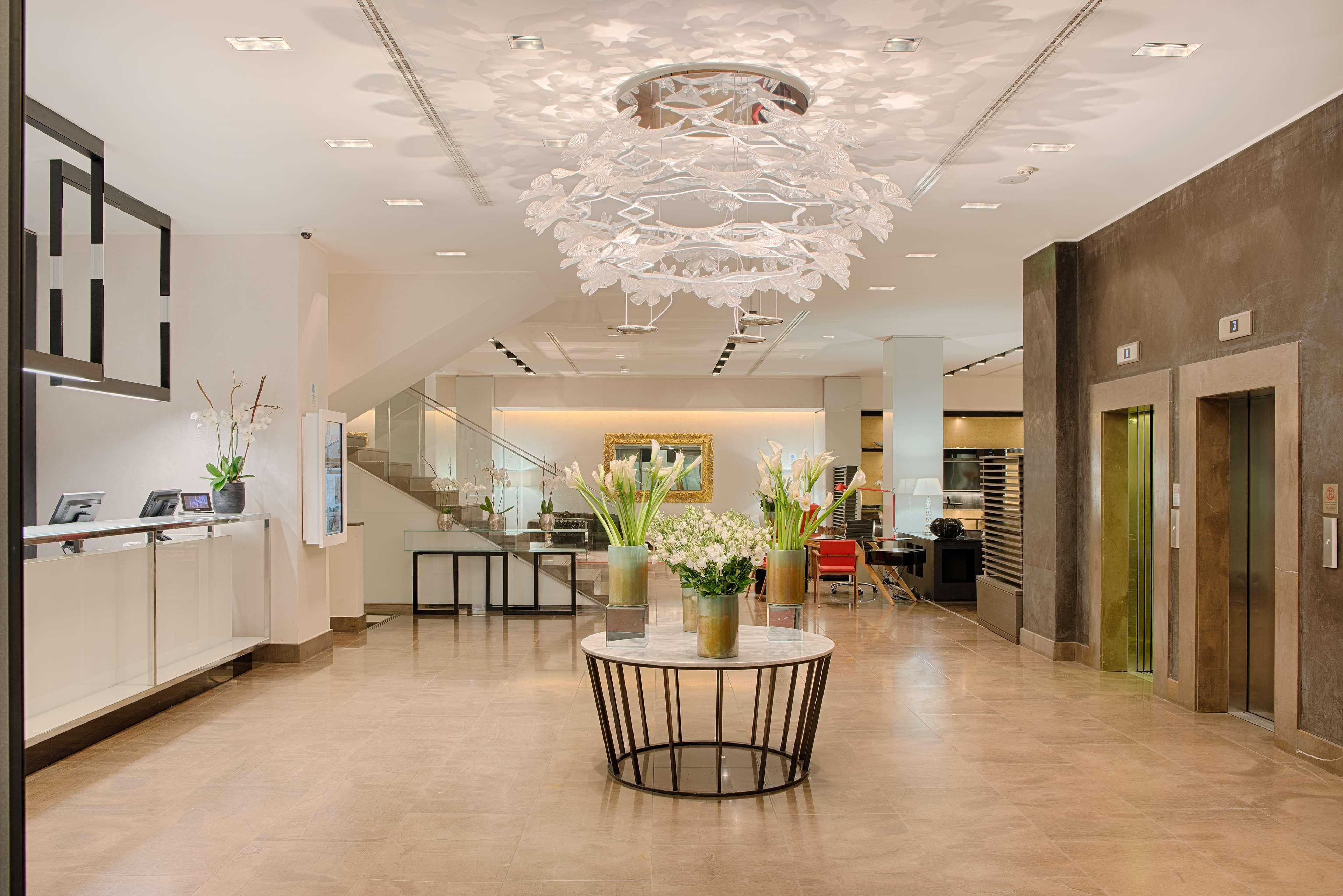 فندق إن إتش كوليكشن ميلانو بريزيدنت المظهر الخارجي الصورة The interior of the hotel